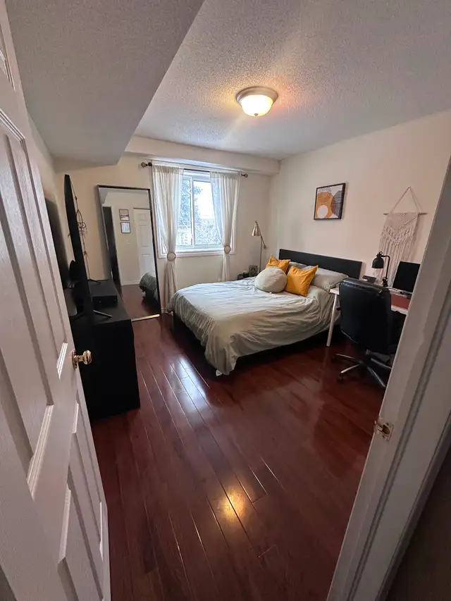 Beautiful four-bedroom house in a box for rent. - Photo 5