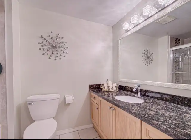 Beautiful four-bedroom house in a box for rent. - Photo 11