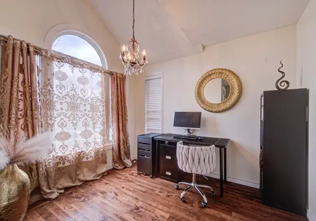 Beautiful four-bedroom house in a box for rent. - Photo 17