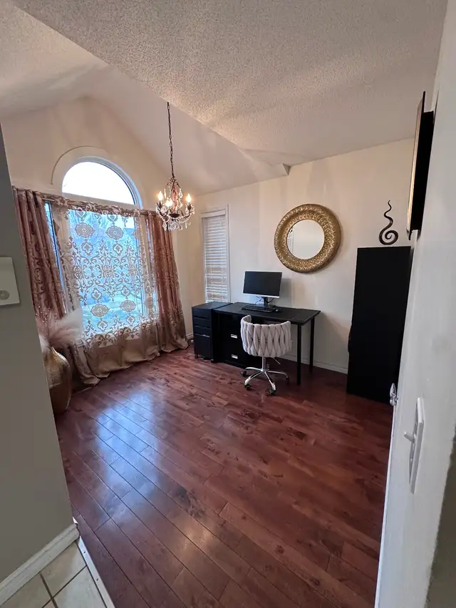 Beautiful four-bedroom house in a box for rent. - Photo 19