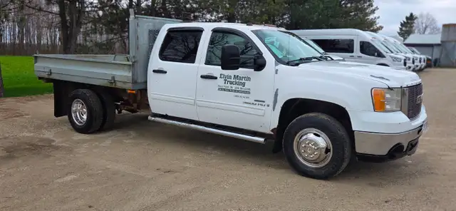 2009 GMC 3500 dually - Photo 3