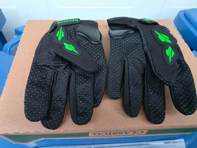 Kawasaki Mesh Motorcycle Short Riding Gloves - Photo 10