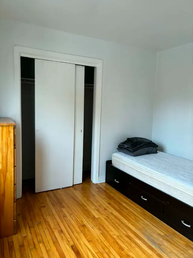 Looking for female roommate - Photo 4