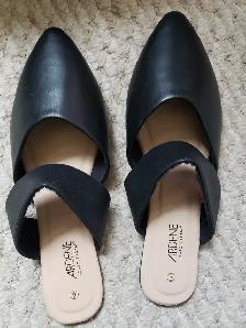 Brand NEW Black Ardene Flats Size 9