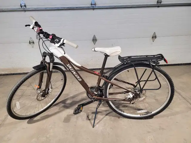 Ladies Specialized Ariel Bike and Extra Accessories