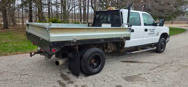 2005 Chevrolet 3500 Dually - Photo 3