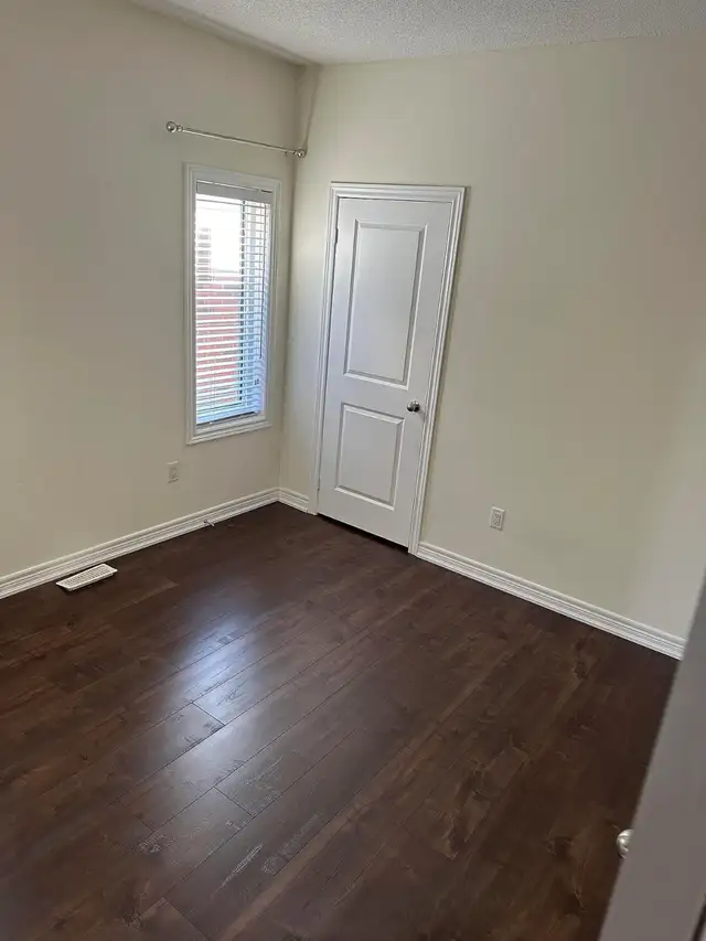 Beautiful 4 BEDROOM  Home For Rent - Photo 5