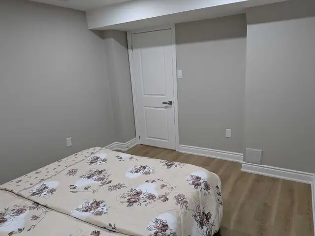 Furnished Private room for rent near Heartland in Mississauga - Photo 4