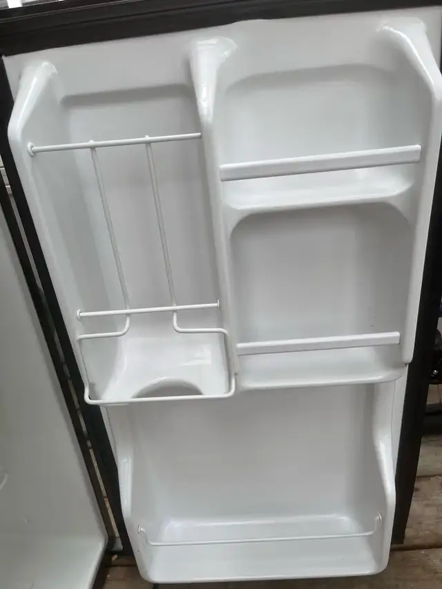 Used Magic Chef mini fridge for sale - Photo 3