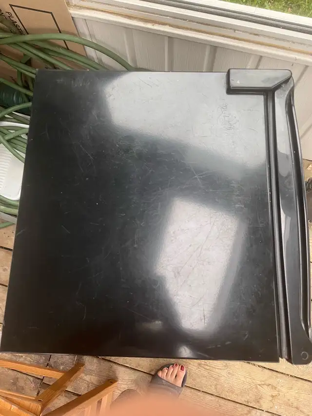 Used Magic Chef mini fridge for sale - Photo 4