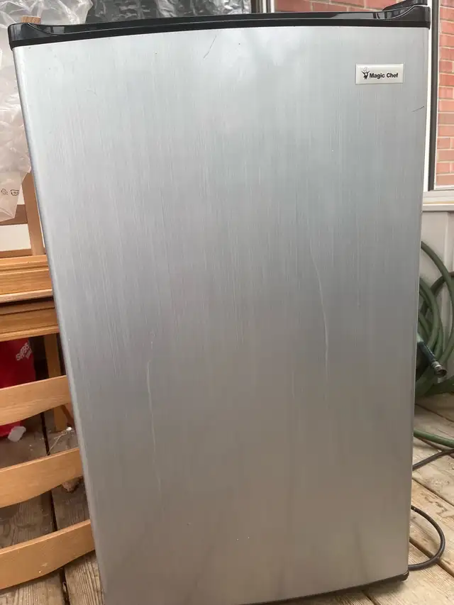 Used Magic Chef mini fridge for sale - Photo 5