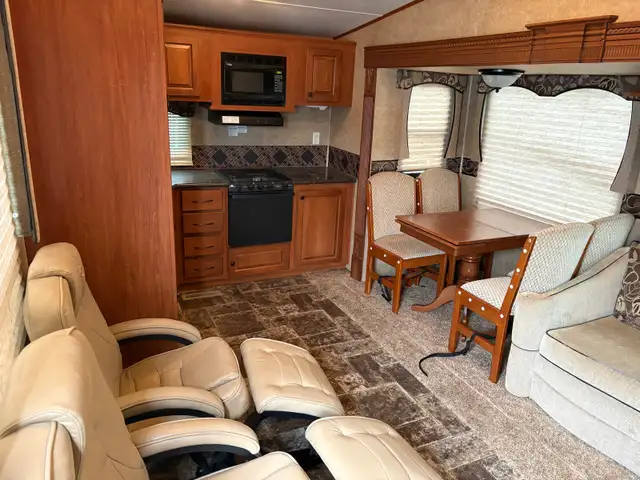 2012 greystone 5th wheel camper - Photo 3