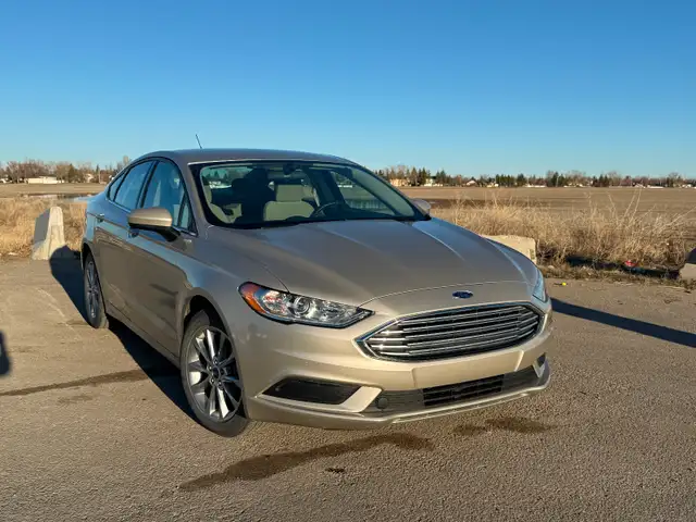 2017 Ford Fusion SE - Photo 4