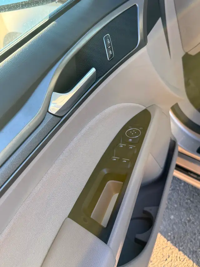 2017 Ford Fusion SE - Photo 9