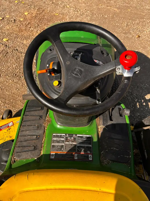 John Deere mower - Photo 2