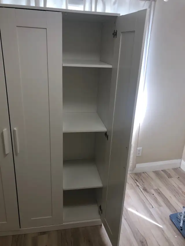 IKEA BRIMNES 3 DOOR WARDROBE - Photo 3