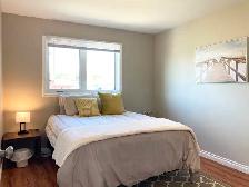 ❤ 3br Crew House ✔King Bed ✔Walk-in Closets, Short- or Long-Term - Photo 5