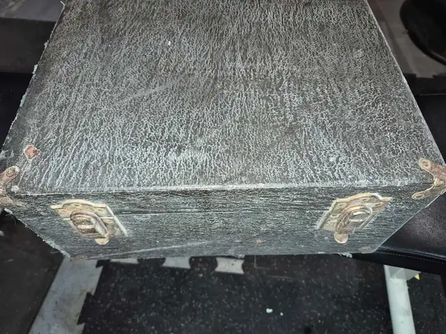 antique projector - Photo 3