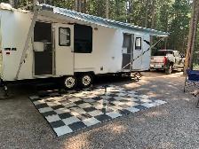 Tandem axle 2009 Model 264  Nomad trailer by Skyline