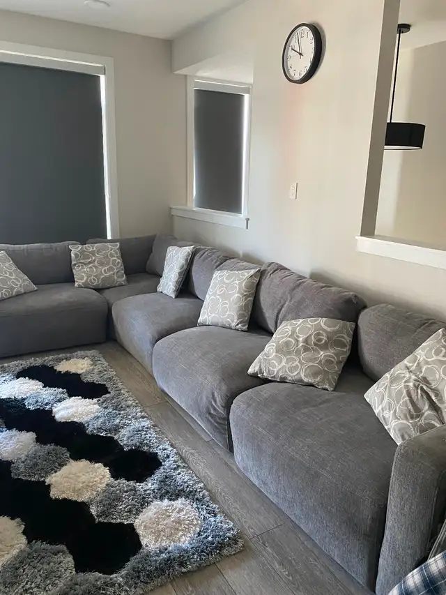 Sectional amazing like new !! - Photo 3