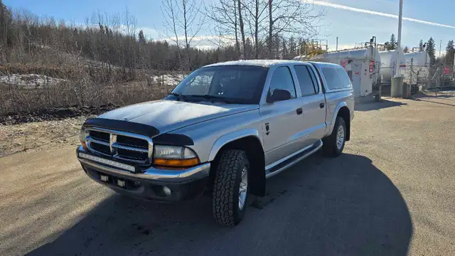 2002 Dodge Dakota 4x4 4.7L V8 with a Canopy - Photo 2