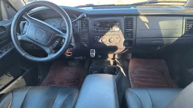 2002 Dodge Dakota 4x4 4.7L V8 with a Canopy - Photo 6