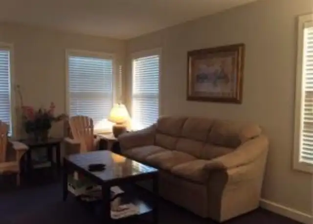 Beautiful Whole Townhouse for Rent - Photo 9