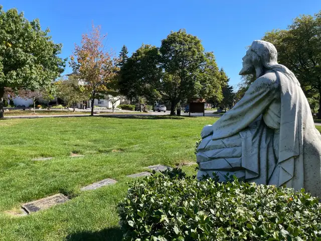 Cemetery Plot for Sale – Resthaven Memorial Gardens - Photo 3