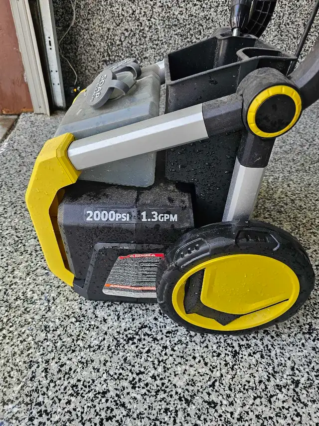 Pressure Washer - Photo 2