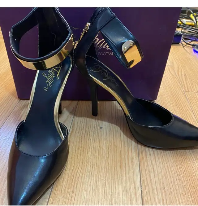 book / women boot /heels size 10  for trade read post - Photo 7