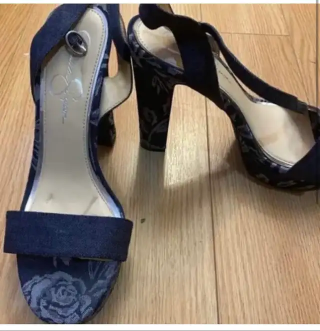 book / women boot /heels size 10  for trade read post - Photo 9
