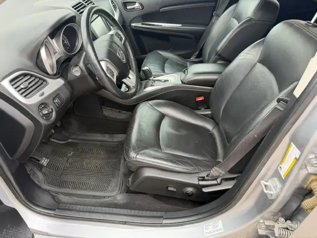 2015 Dodge Journey R/T. CROSS PKG AWD - 3RD ROW 7 SEATS - DVD - Photo 10