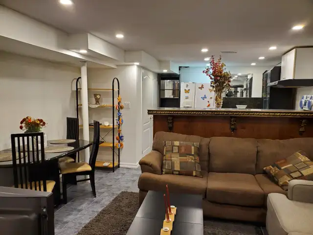 1 bedroom basement apt in Richmond hill for rent - Photo 2