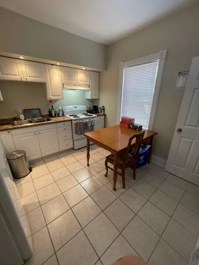 3 BR Downtown Peterborough - Photo 5