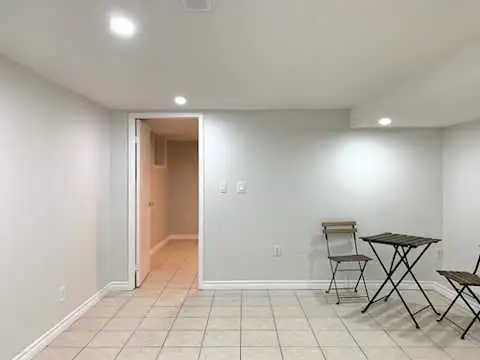 East Downtown (Woodbine/Danforth) ONE bdrm $1475 - Photo 8