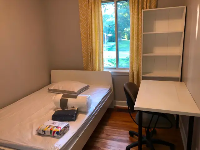Room rent (Walking distance), near Algonquin college - Photo 5
