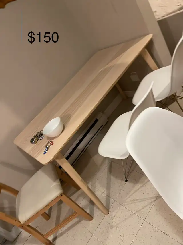 Beautiful Table and 2  Chair’s & Delivery