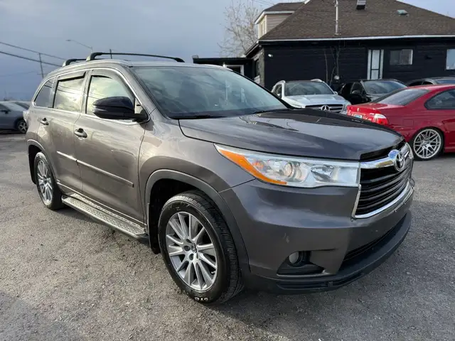 2016 TOYOTA HIGHLANDER XLE 4WD 8 Passengers - Photo 3