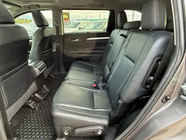 2016 TOYOTA HIGHLANDER XLE 4WD 8 Passengers - Photo 8