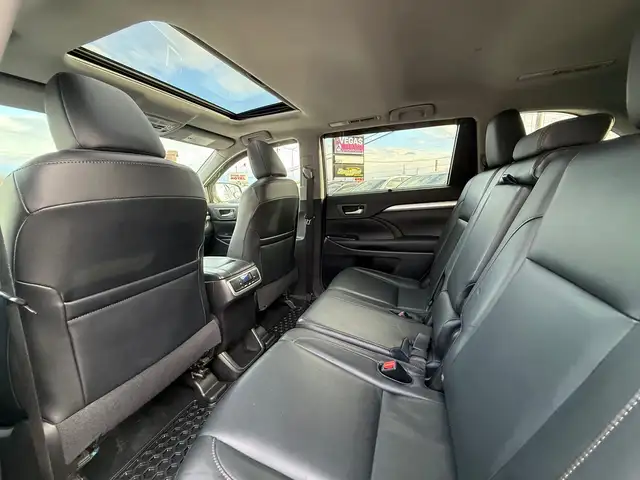 2016 TOYOTA HIGHLANDER XLE 4WD 8 Passengers - Photo 9