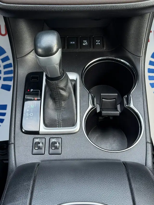 2016 TOYOTA HIGHLANDER XLE 4WD 8 Passengers - Photo 16