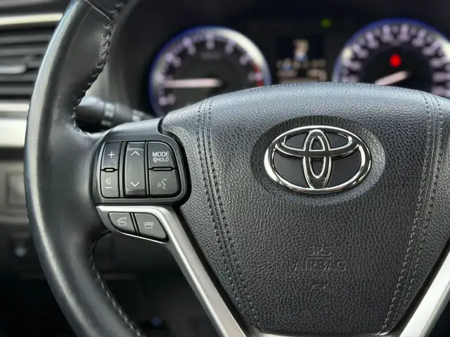 2016 TOYOTA HIGHLANDER XLE 4WD 8 Passengers - Photo 20