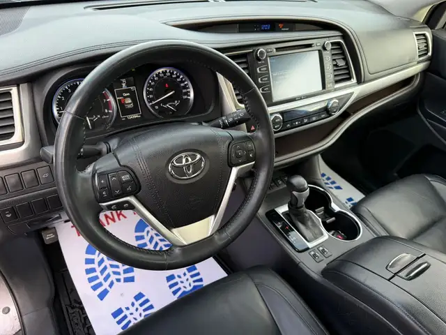 2016 TOYOTA HIGHLANDER XLE 4WD 8 Passengers - Photo 24