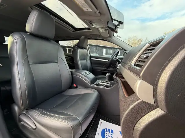 2016 TOYOTA HIGHLANDER XLE 4WD 8 Passengers - Photo 29