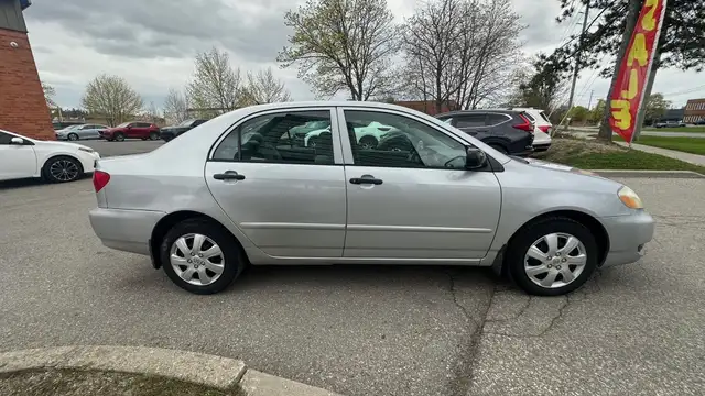 2005 Toyota Corolla 4DR SDN CE-LOW MAINTENANCE-CLEAN-AIR CONDITI - Photo 4