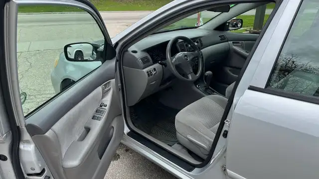 2005 Toyota Corolla 4DR SDN CE-LOW MAINTENANCE-CLEAN-AIR CONDITI - Photo 9
