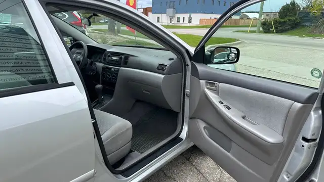 2005 Toyota Corolla 4DR SDN CE-LOW MAINTENANCE-CLEAN-AIR CONDITI - Photo 18