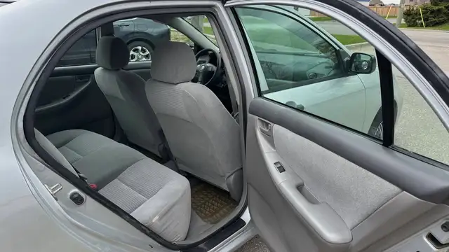 2005 Toyota Corolla 4DR SDN CE-LOW MAINTENANCE-CLEAN-AIR CONDITI - Photo 24