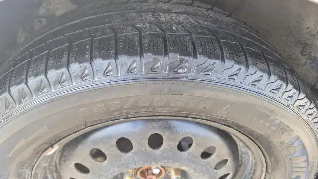 2008 Hyundai Veracruz GLS, RUNS GREAT, 2 SETS OF WHEELS, AS IS - Photo 17
