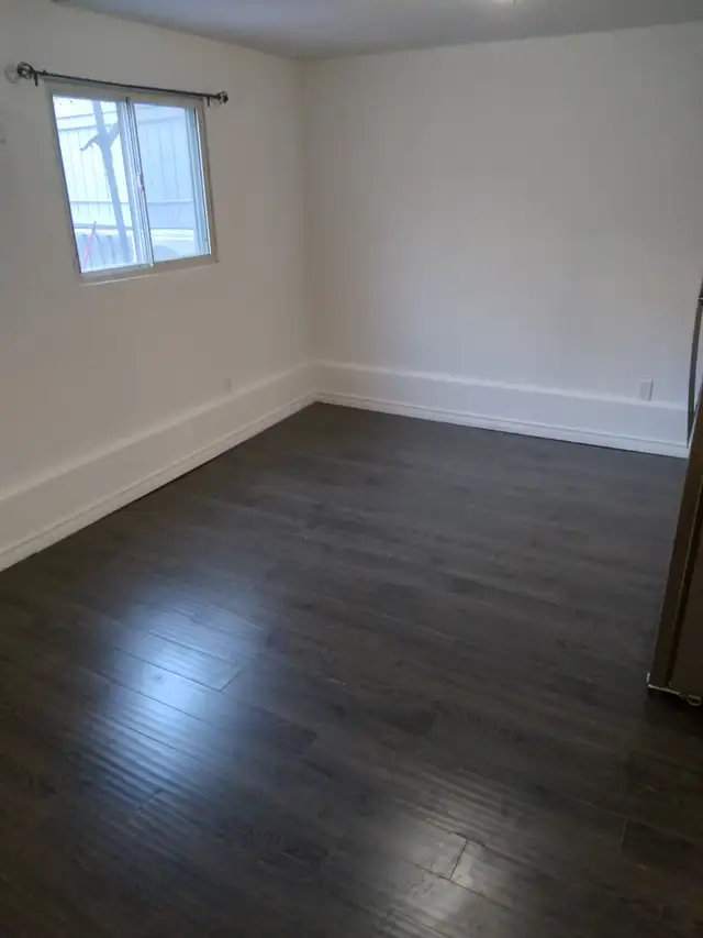 RENOVATED 1BDR - KEELE & EGLINTON - LAUNDRY, BACKYARD, WIFI - Photo 3